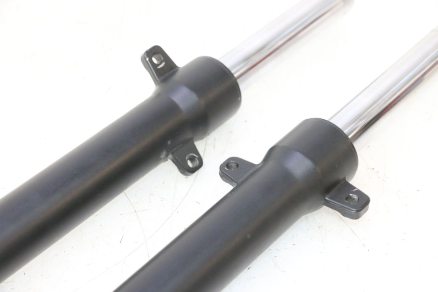 photo de FOURREAU FOURCHE PEUGEOT KISBEE 4T 50 (2023 - 2026) - Zoom composants