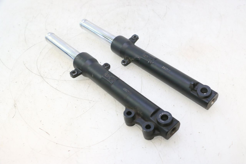 photo de FOURREAU FOURCHE PEUGEOT KISBEE 4T 50 (2023 - 2026) - Autre angle de vue