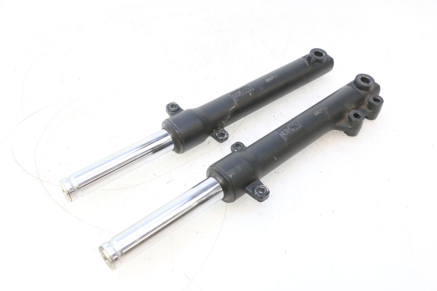 photo de FOURREAU FOURCHE PEUGEOT KISBEE 4T 50 (2023 - 2026) - Points de fixation