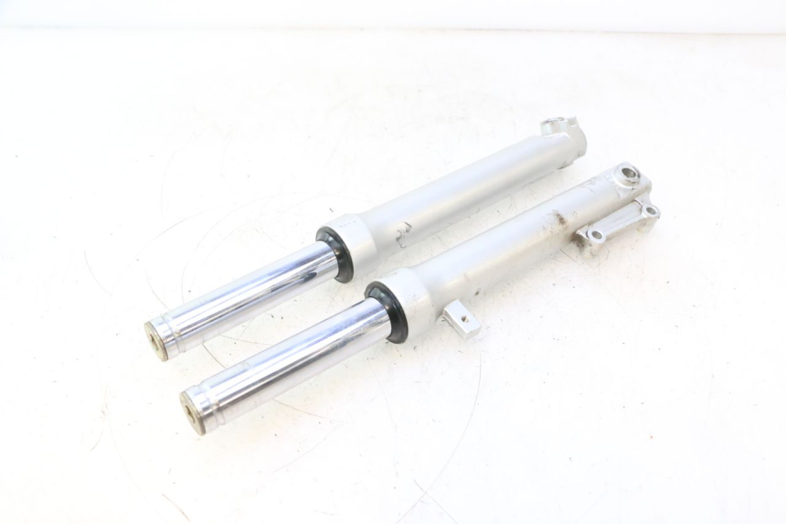 photo de FOURREAU FOURCHE KYMCO LIKE 125 (2009 - 2016) - Points de fixation