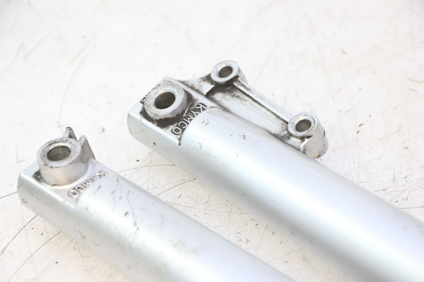 photo de FOURREAU FOURCHE KYMCO LIKE 125 (2009 - 2016) - Points de fixation