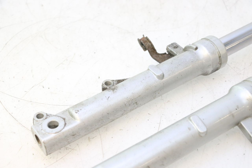 photo de FOURREAU FOURCHE SYM MIO 50 (2005 - 2010) - Marquages et références