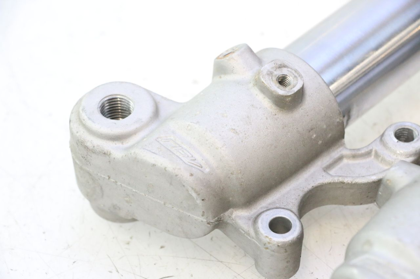 photo de FOURREAU FOURCHE RIEJU MRT PRO SUPERMOTARD 50 (2007 - 2018) - Points de fixation