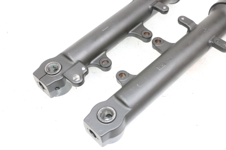 photo de FOURREAU FOURCHE YAMAHA MT-07 MT07 ABS 700 (2018 - 2020) - Autre angle de vue