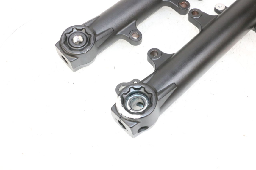 photo de FOURREAU FOURCHE YAMAHA MT-07 MT07 ABS 700 (2018 - 2020) - Pièce contrôlée