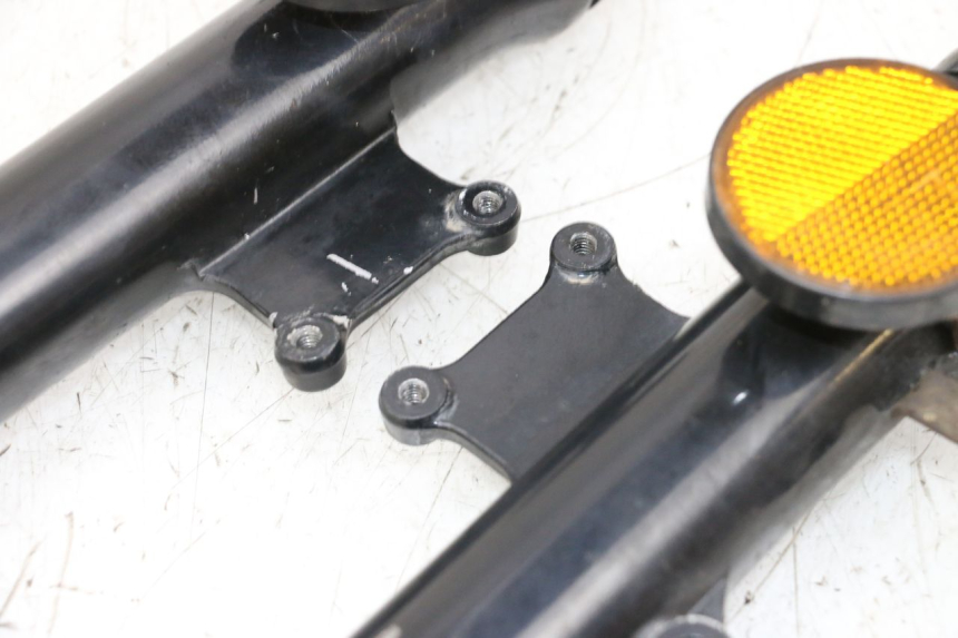 photo de FOURREAU FOURCHE SYM ORBIT 2 4T 50 (2008 - 2017) - Marquages et références