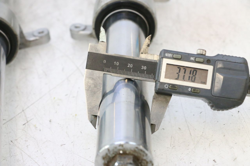 photo de FOURREAU FOURCHE PEUGEOT SATELIS 125 (2013 - 2018) - Zoom état d’usage