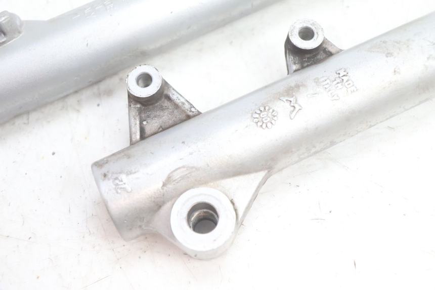 photo de FOURREAU FOURCHE APRILIA SCARABEO GT 125 (1999 - 2007) - Autre angle de vue