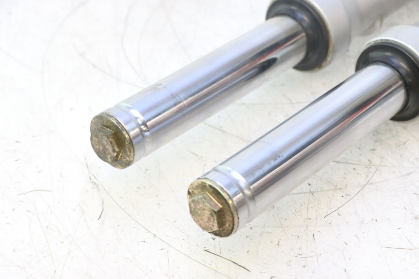 photo de FOURREAU FOURCHE HONDA SH 125 (2001 - 2003) - Points de fixation