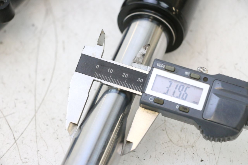 photo de FOURREAU FOURCHE APRILIA SR MOTARD 50 (2012 - 2018) - Zoom état d’usage