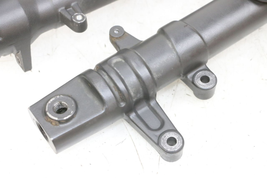 photo de FOURREAU FOURCHE YAMAHA TZR 50 (2008 - 2016) - Zoom composants