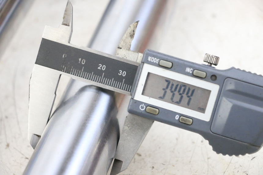 photo de FOURREAU FOURCHE DAELIM VL DAYSTAR 125 (2000 - 2011) - Détail de la pièce