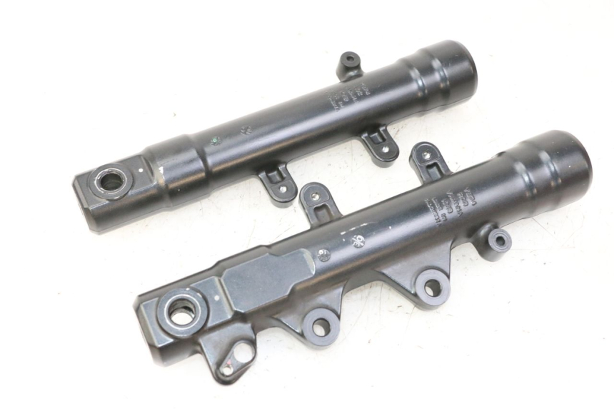 photo de FOURREAU FOURCHE YAMAHA XMAX X-MAX 125 (2021 - 2025) - Détail de la pièce