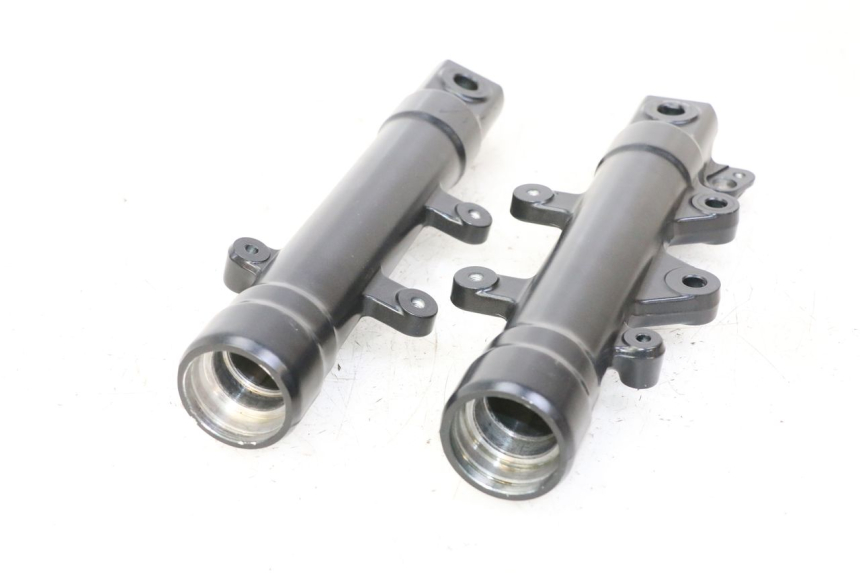 photo de FOURREAU FOURCHE YAMAHA XMAX X-MAX 125 (2021 - 2025) - Points de fixation