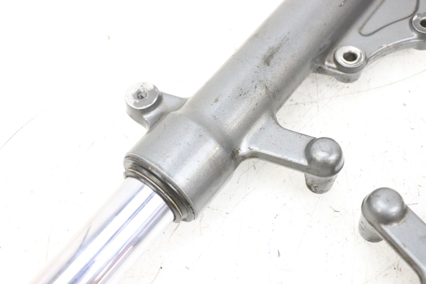 photo de FOURREAU FOURCHE YAMAHA XMAX X-MAX 125 (2006 - 2009) - Autre angle de vue