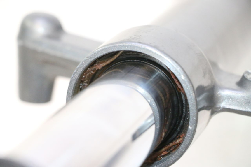 photo de FOURREAU FOURCHE YAMAHA XMAX X-MAX 125 (2006 - 2009) - Détail de la pièce