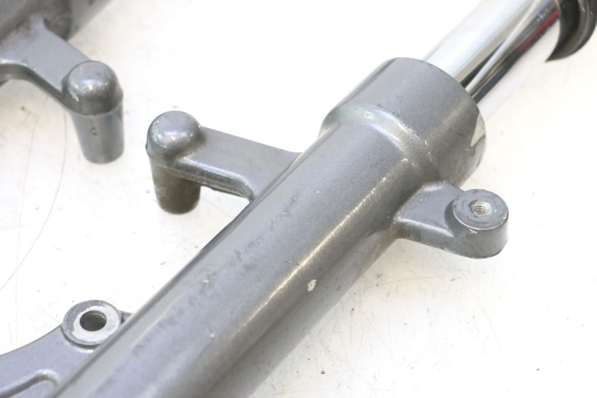 photo de FOURREAU FOURCHE YAMAHA XMAX X-MAX 125 (2006 - 2009) - Détail de la pièce