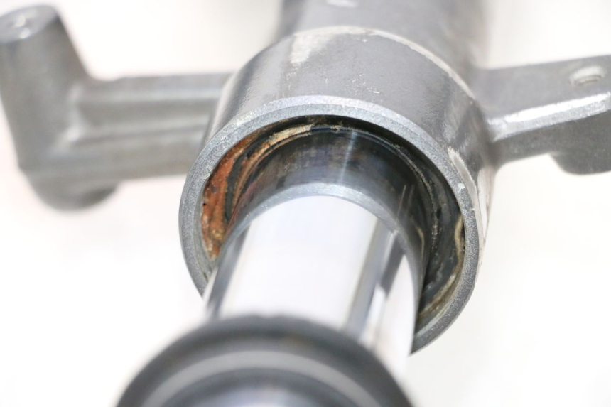 photo de FOURREAU FOURCHE YAMAHA XMAX X-MAX 125 (2006 - 2009) - Gros plan technique