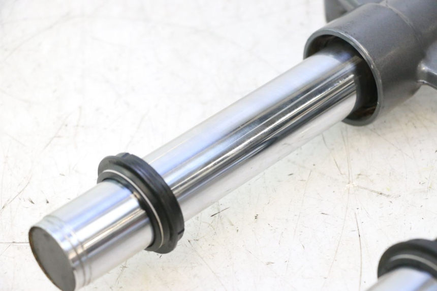 photo de FOURREAU FOURCHE YAMAHA XMAX X-MAX 125 (2006 - 2009) - Pièce contrôlée