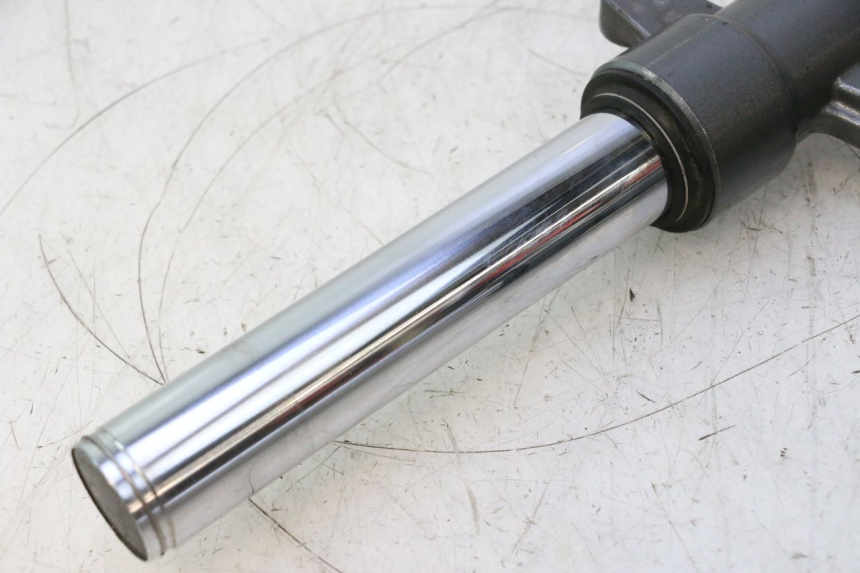 photo de FOURREAU FOURCHE YAMAHA XMAX X-MAX 125 (2006 - 2009) - Vue d’ensemble