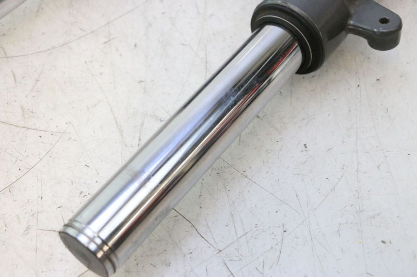 photo de FOURREAU FOURCHE YAMAHA XMAX X-MAX 125 (2006 - 2009) - Points de fixation