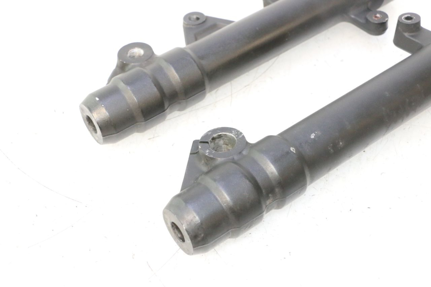 photo de FOURREAU FOURCHE YAMAHA X-MAX XMAX 125 (2010 - 2013) - Autre angle de vue