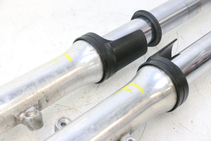 photo de FOURREAU FOURCHE YAMAHA XJR 1300 (1998 - 2002) - Zoom état d’usage
