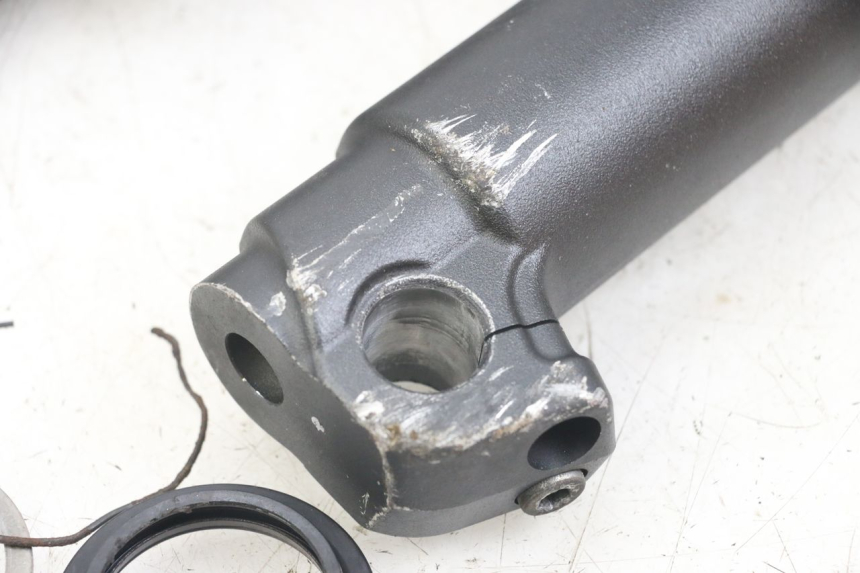 photo de FOURREAU FOURCHE YAMAHA XT X 660 (2004 - 2016) - Points de fixation