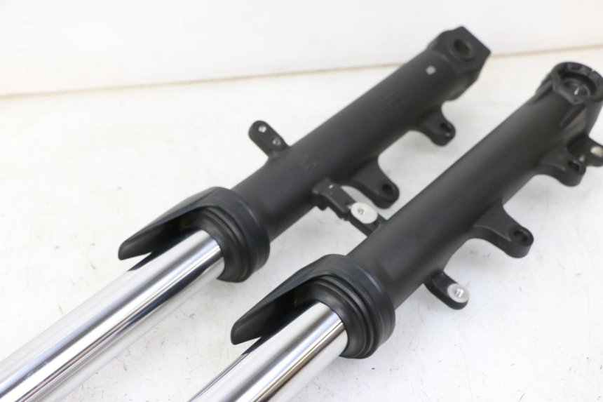 photo de FOURREAU FOURCHE YAMAHA TRACER 7 700 (2020 - 2024) - État de surface