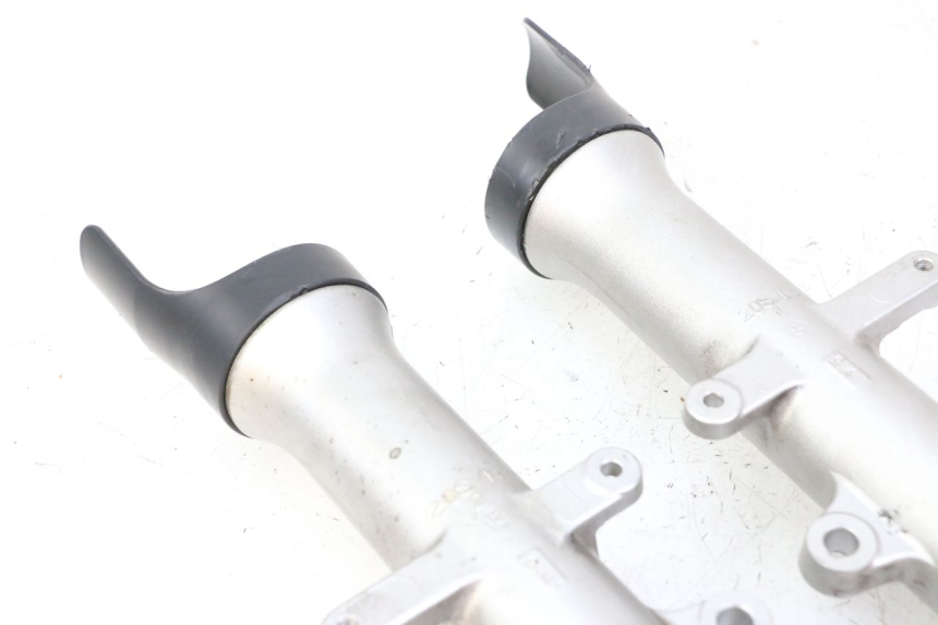 photo de FOURREAU FOURCHE YAMAHA XJ6 600 (2008 - 2016) - Points de fixation