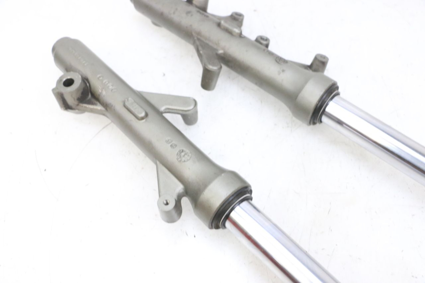 photo de FOURREAU FOURCHE YAMAHA YP MAJESTY 125 (2002 - 2006) - État de surface