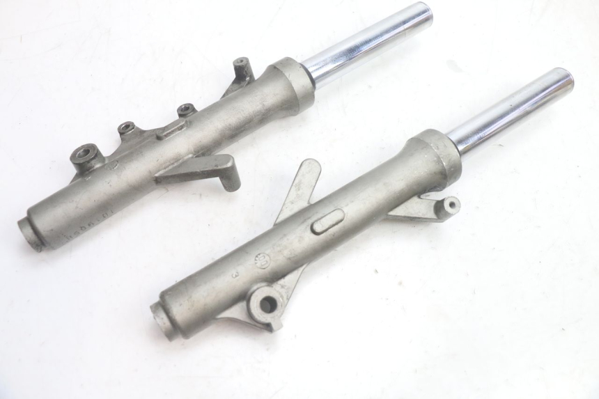 photo de FOURREAU FOURCHE YAMAHA YP MAJESTY 125 (1998 - 2001) - État de surface