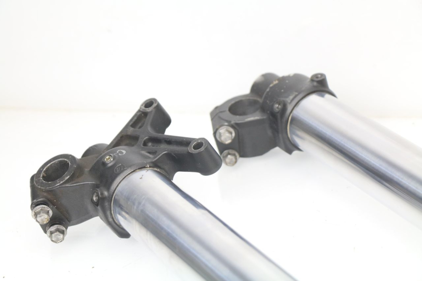 photo de FOURREAU FOURCHE YAMAHA YZF YZ-F 450 (2018 - 2021) - Marquages et références