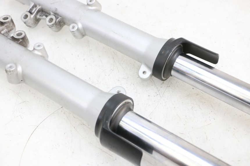 photo de FOURREAU FOURCHE KAWASAKI ZR 7 750 (1999 - 2001) - Gros plan technique