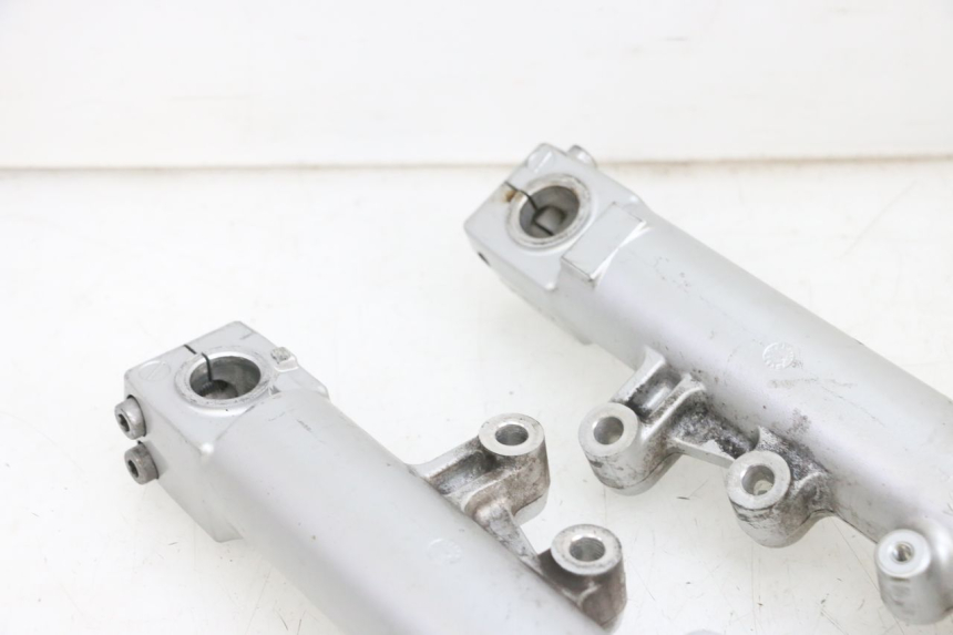 photo de FOURREAU FOURCHE KAWASAKI ZR 7 750 (1999 - 2001) - Points de fixation