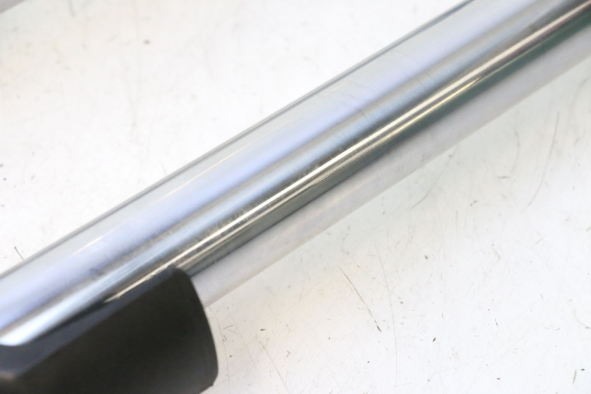 photo de FOURREAU FOURCHE KAWASAKI ZZR 600 (1995 - 2004) - Points de fixation