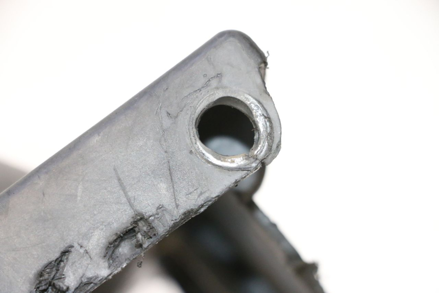 photo de GARDE BOUE ARRIERE PEUGEOT KISBEE 4T 50 (2010 - 2017) - Gros plan technique