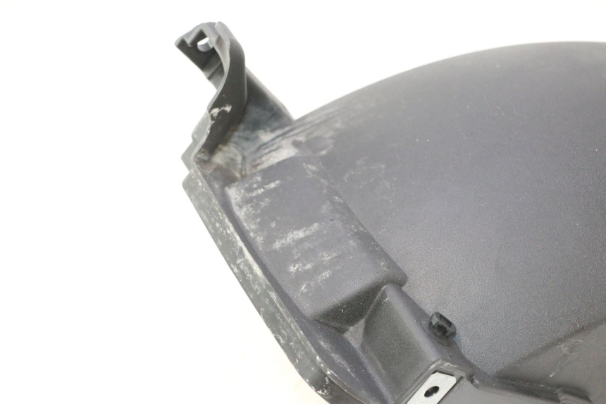 photo de GARDE BOUE ARRIERE PIAGGIO MP3 HPE 530 (2022 - 2026) - Gros plan technique