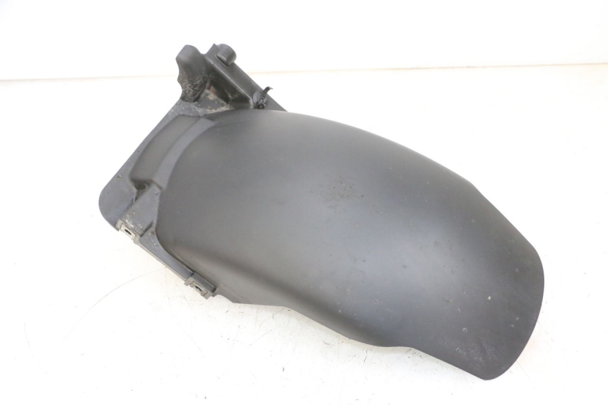 photo de GARDE BOUE ARRIERE PIAGGIO MP3 500 (2016 - 2018) - Gros plan technique