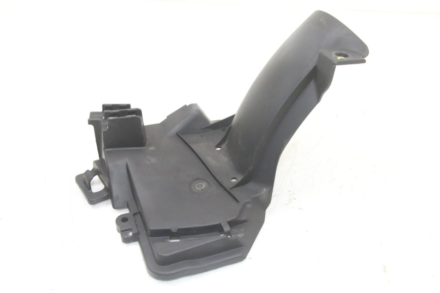 photo de GARDE BOUE ARRIERE HONDA PCX (JF57/JF64) 125 (2014 - 2018) - Gros plan technique