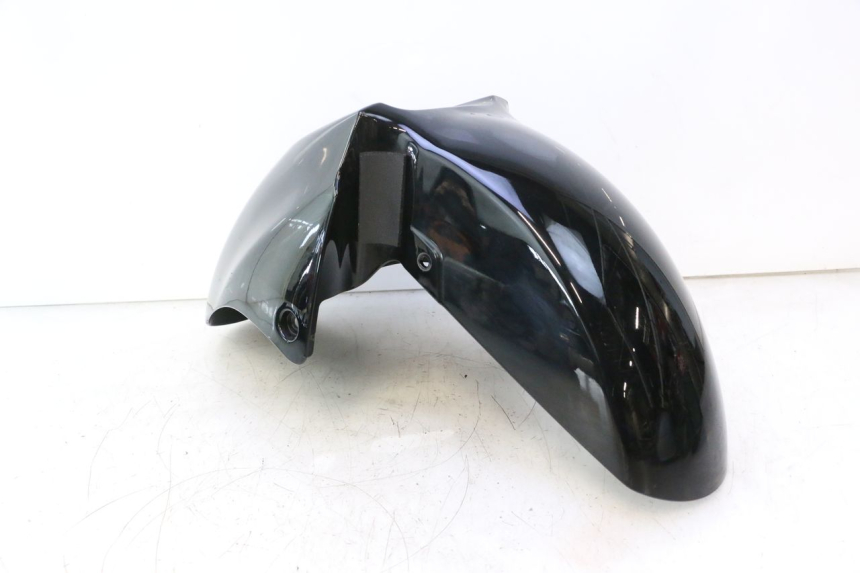photo de GARDE BOUE AVANT SUZUKI BURGMAN EXECUTIVE ABS 650 (2006 - 2012) - Gros plan technique