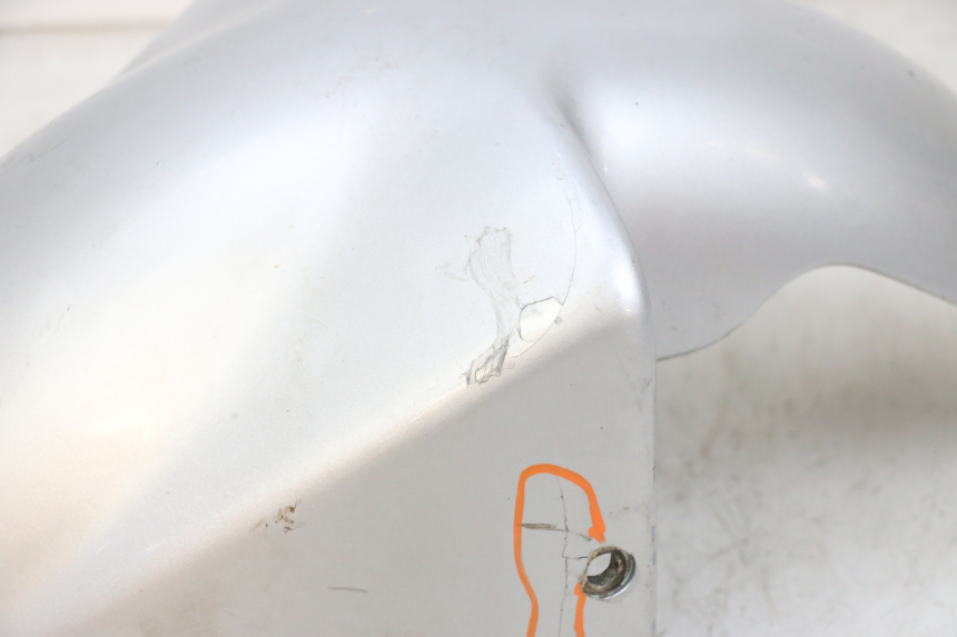 photo de GARDE BOUE AVANT PEUGEOT ELYSEO 125 (1999 - 2004) - État de surface