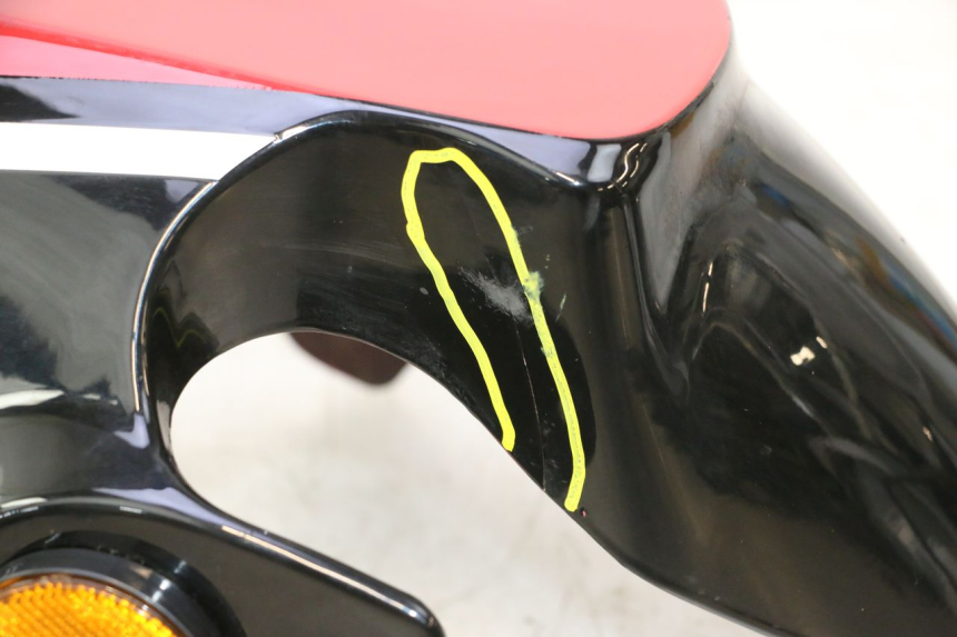 photo de GARDE BOUE AVANT VASTRO GP 2T 50 (2013 - 2017) - Marquages et références