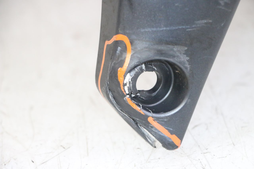photo de GARDE BOUE AVANT SUZUKI GSR 750 (2011 - 2017)
