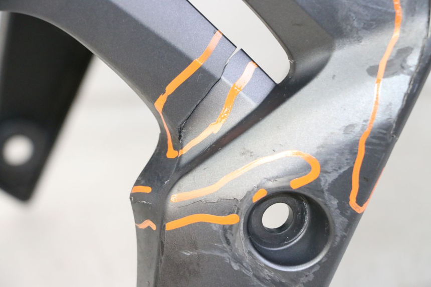 photo de GARDE BOUE AVANT SUZUKI GSR 750 (2011 - 2017)