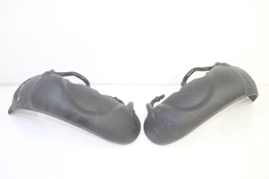 photo de GARDE BOUE AVANT PIAGGIO MP3 HPE 350 (2018 - 2020) - Détail de la pièce