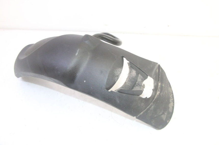 photo de GARDE BOUE AVANT PIAGGIO MP3 HPE 350 (2018 - 2020) - Points de fixation