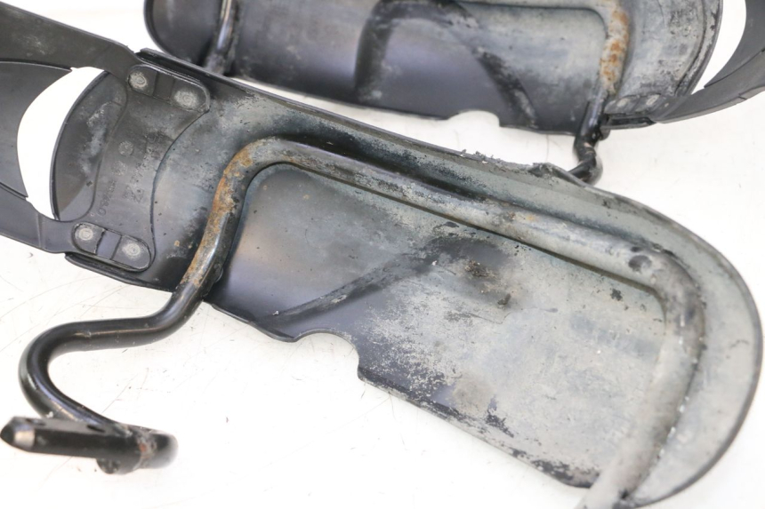 photo de GARDE BOUE AVANT PIAGGIO MP3 LT 300 (2010 - 2016) - État de surface