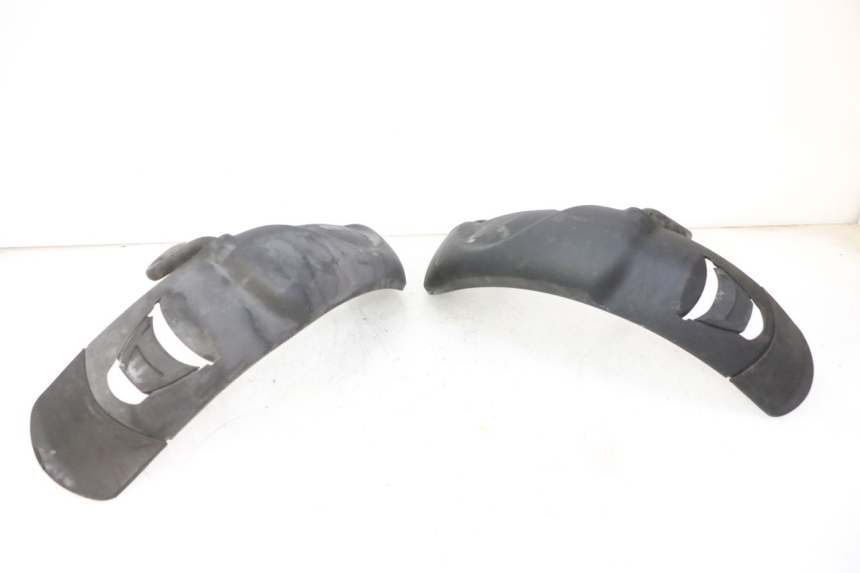 photo de GARDE BOUE AVANT PIAGGIO MP3 500 (2011 - 2015)