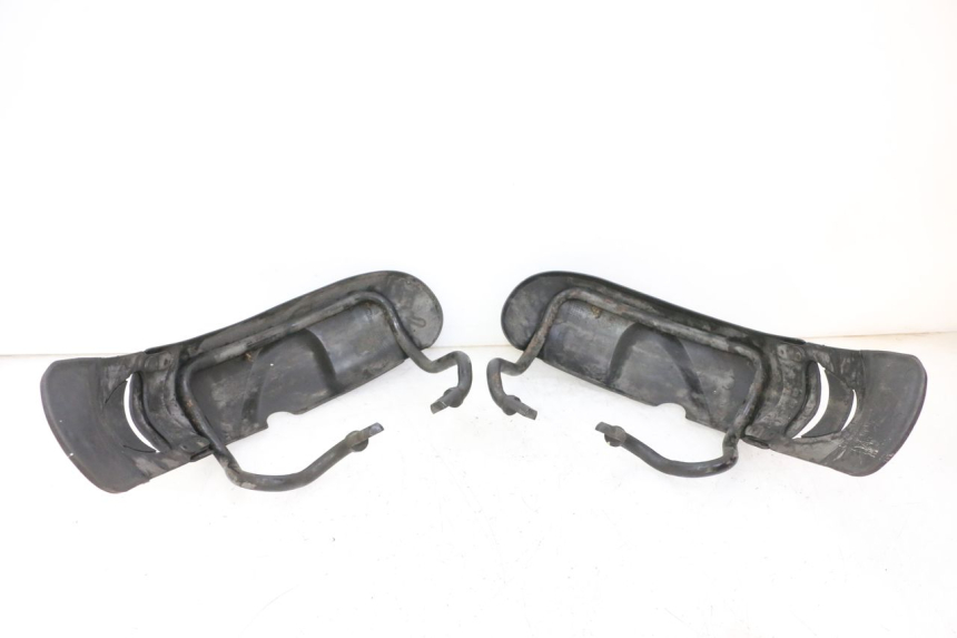 photo de GARDE BOUE AVANT PIAGGIO MP3 125 (2006 - 2014)